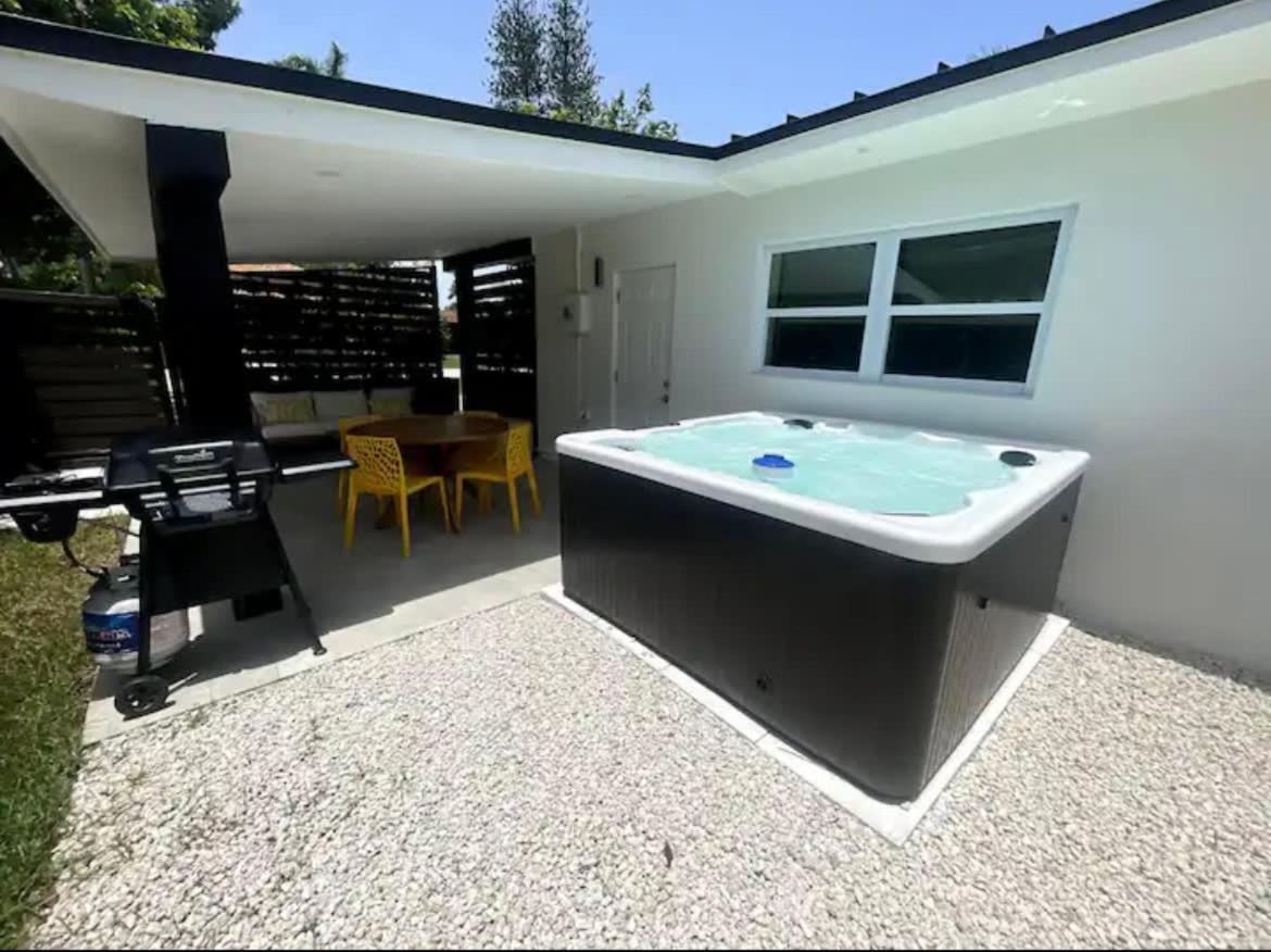 マイアミ Casa Ana - Cozy Space Hot Tub And Large Fenced Yardヴィラ エクステリア 写真