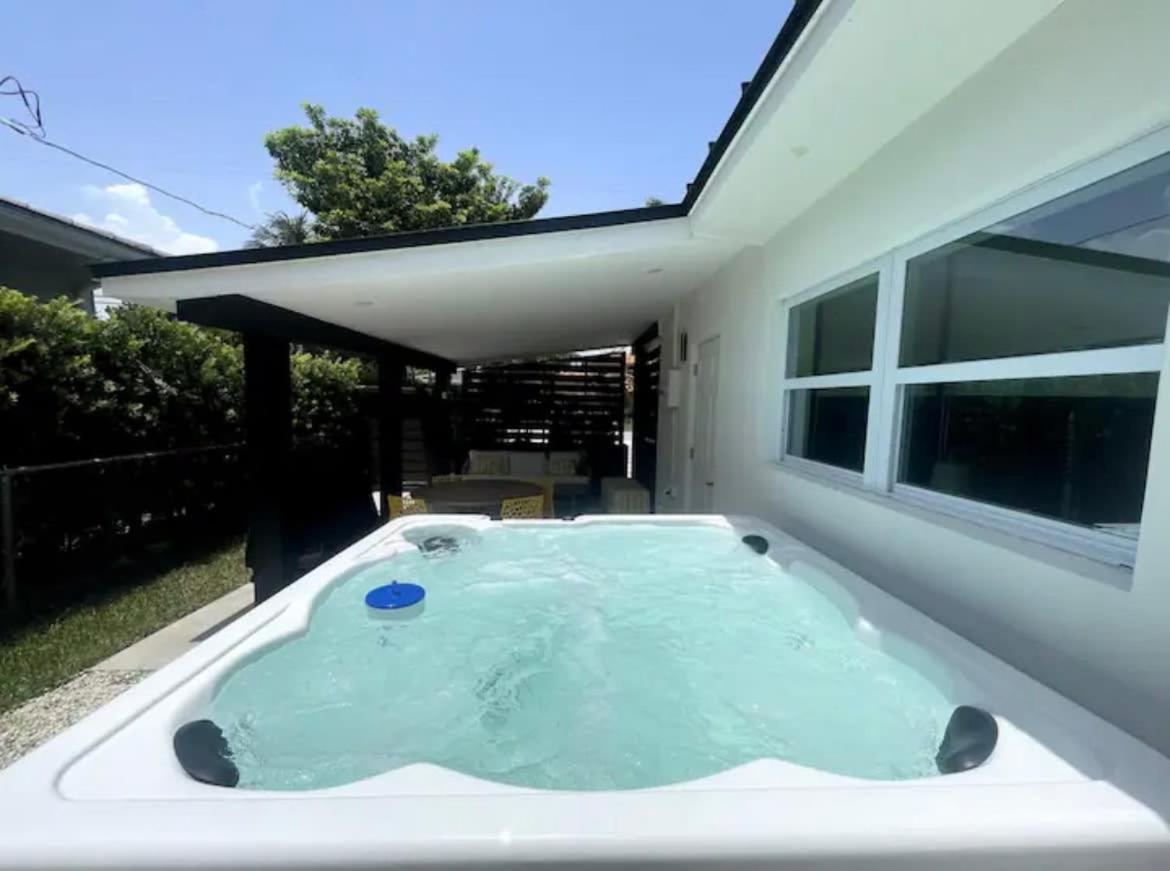 マイアミ Casa Ana - Cozy Space Hot Tub And Large Fenced Yardヴィラ エクステリア 写真