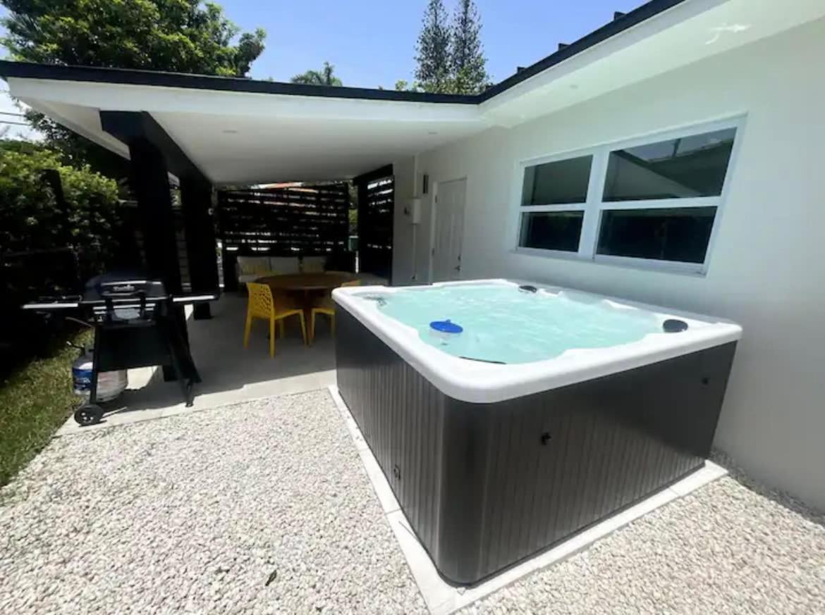 マイアミ Casa Ana - Cozy Space Hot Tub And Large Fenced Yardヴィラ エクステリア 写真